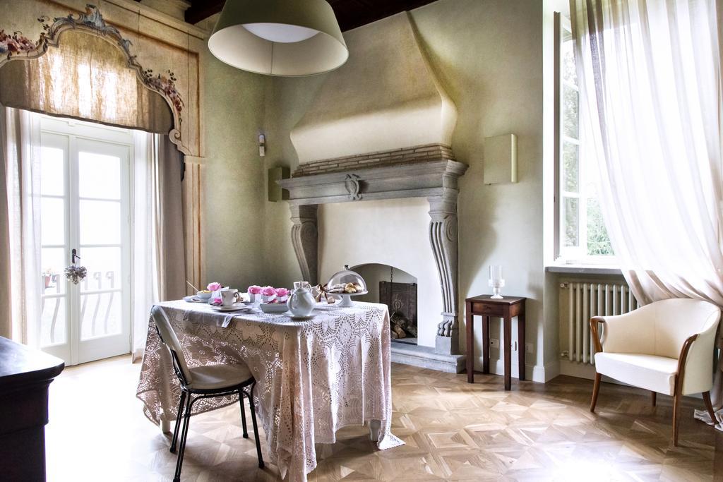 B&B Dimora Delle Donnole Bergamo Alta الغرفة الصورة